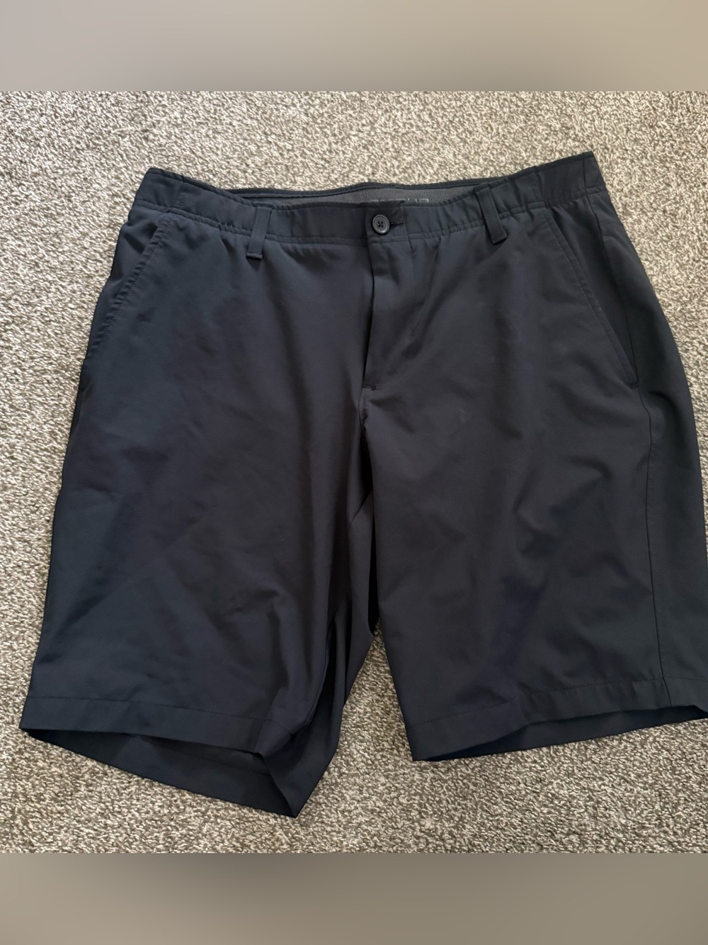 Under Armour Men’s Black Dress Golf Shorts Size 36